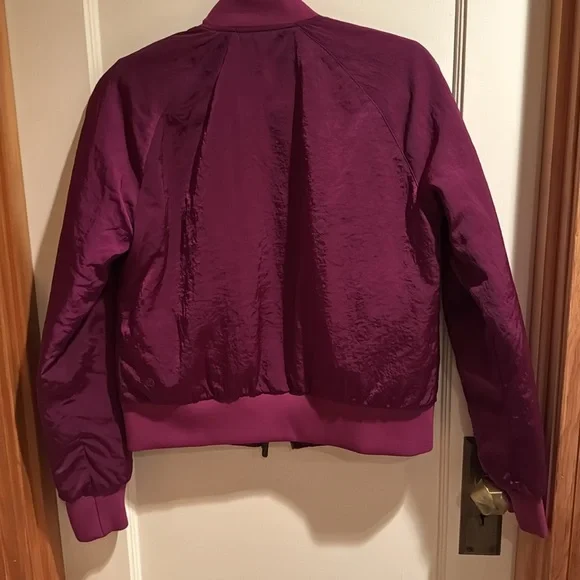 Lululemon non-stop bomber Jacket size 6 - Picture 5 of 5